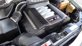 Illustration for article titled For $9,900, How About This 2001 Audi S8 Six Speed?